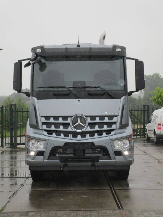 New Cab chassis truck Mercedes-Benz Arocs 3240 8x4 New: picture 12