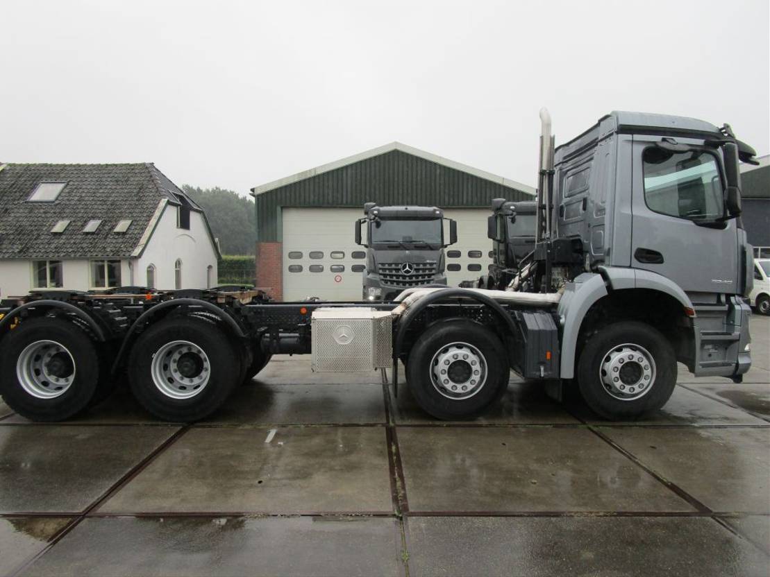 New Cab chassis truck Mercedes-Benz Arocs 3240 8x4 New: picture 13
