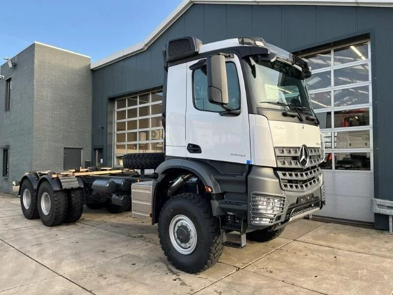 New Cab chassis truck Mercedes-Benz Arocs 4040 A 6x6 Chassis Cabin (5 units): picture 8