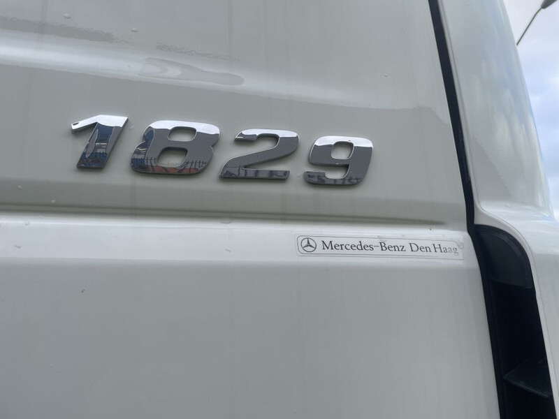 Container transporter/ Swap body truck Mercedes-Benz Axor 1829: picture 16