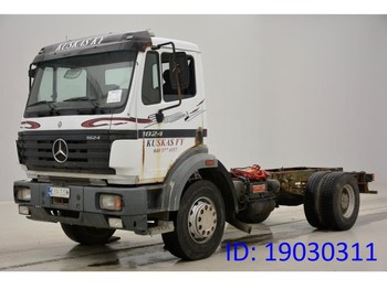 Cab chassis truck Mercedes-Benz SK 1824: picture 1