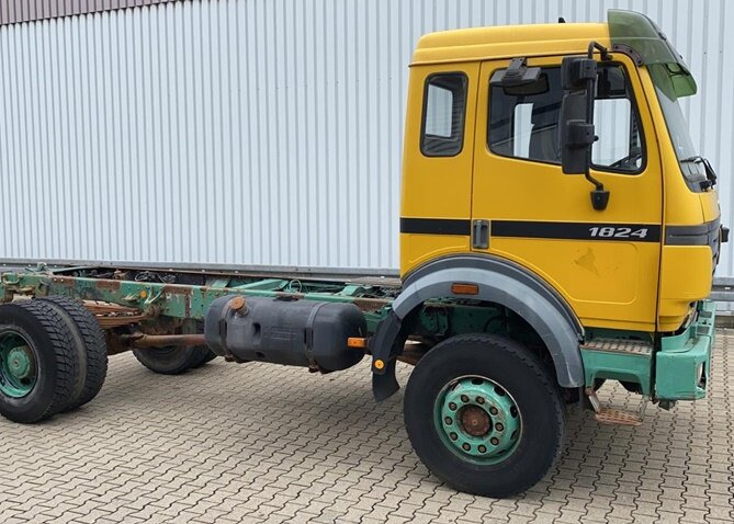 Cab chassis truck Mercedes-Benz SK 1824 AK 4x4 SK 1824 AK 4x4 Chassis Sitzhzg.: picture 9