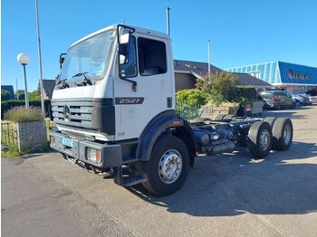 Cab chassis truck Mercedes-Benz SK 2527: picture 1