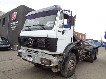 Container transporter/ Swap body truck Mercedes-Benz SK 2631: picture 1