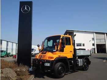 Dropside/ Flatbed truck, Municipal/ Special vehicle Mercedes-Benz Unimog U300 4x4 Hydraulik Standheizung: picture 1