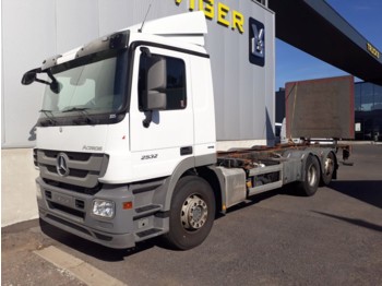 Container transporter/ Swap body truck Mercedes-Benz actros 2532LL: picture 1