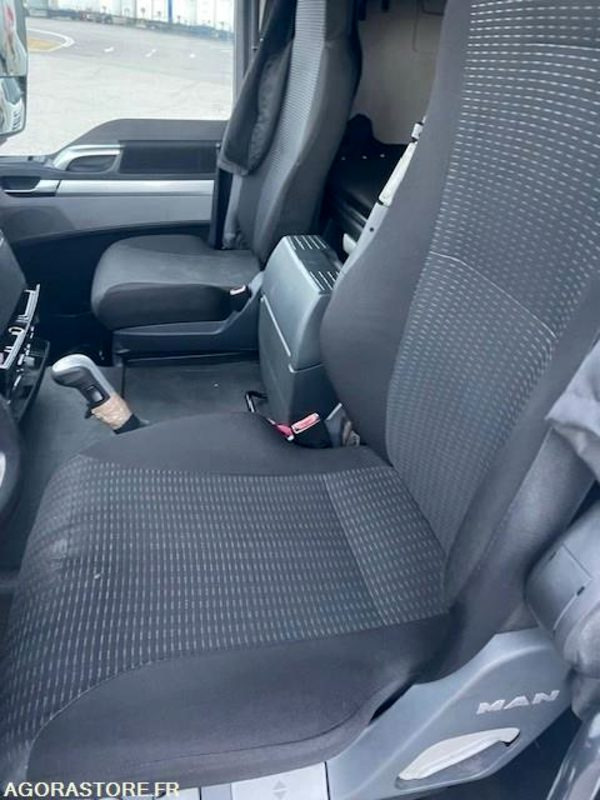 Truck Porteur MAN  400CV 19t Remorquant - 2012 - 950893 Kms