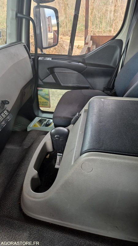 Truck Porteur frigo Volvo FE 260