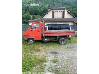Dropside/ Flatbed truck RENAULT B70: picture 1