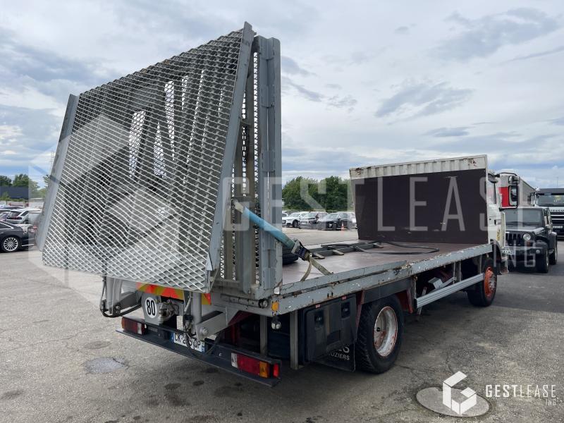 Dropside/ Flatbed truck RENAULT M140 13C: picture 3
