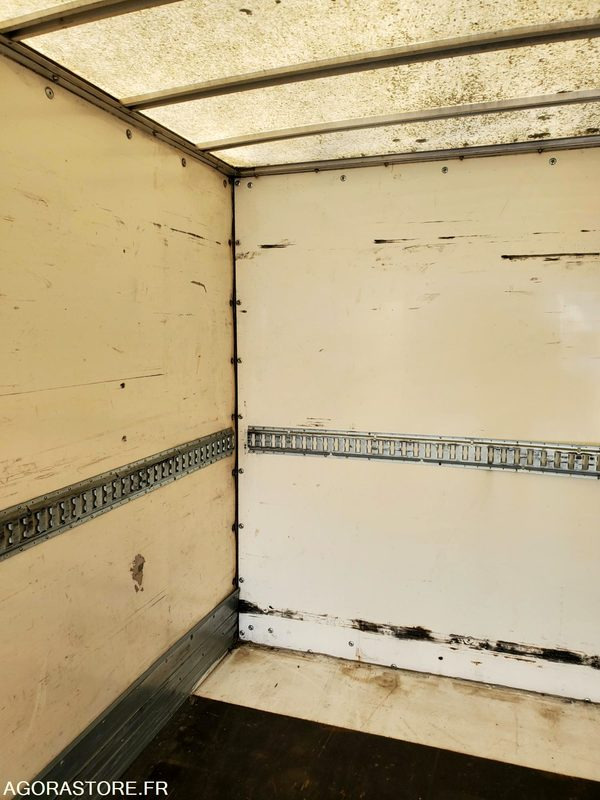 Truck RENAULT MIDLUM DIESEL 7,5T CHASSIS CABINE HAYON