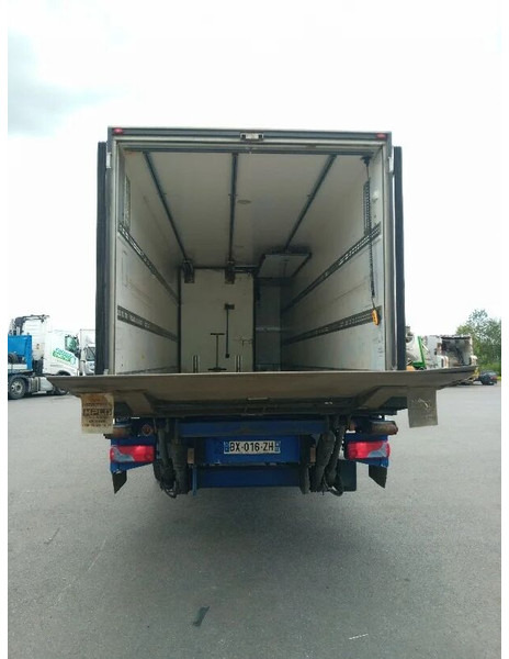 Refrigerator truck MAN TGM 18.340 chereau - Carrier