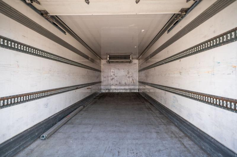 Refrigerator truck Mercedes AXOR 1829-MP3+ CARRIER