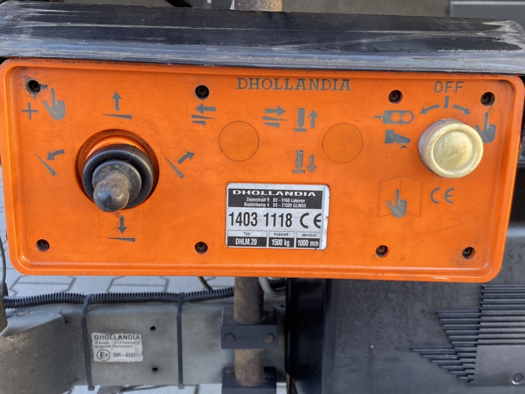 Refrigerator truck Mercedes-Benz 1218 L / Dhollandia LBW