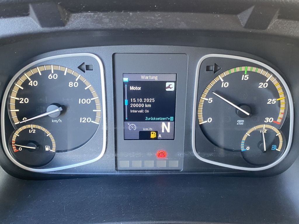 Refrigerator truck Mercedes-Benz 1218 L / Dhollandia LBW