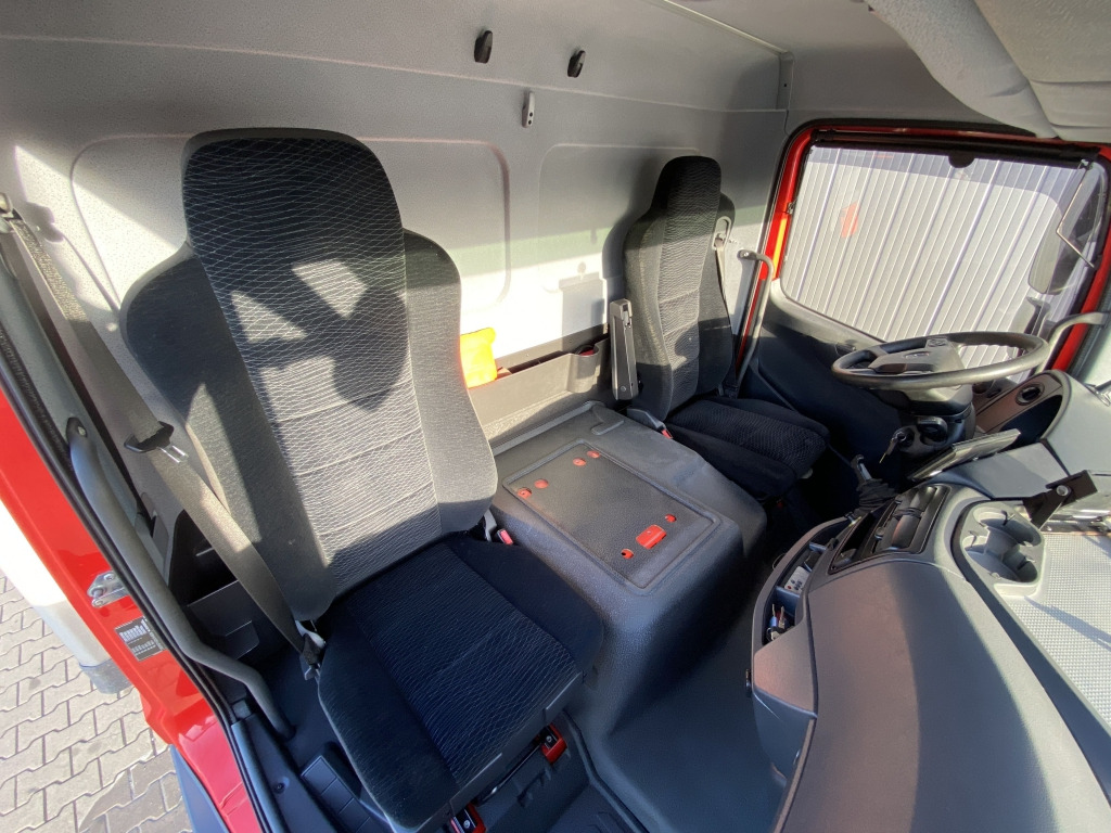 Refrigerator truck Mercedes-Benz 1218 L / Dhollandia LBW