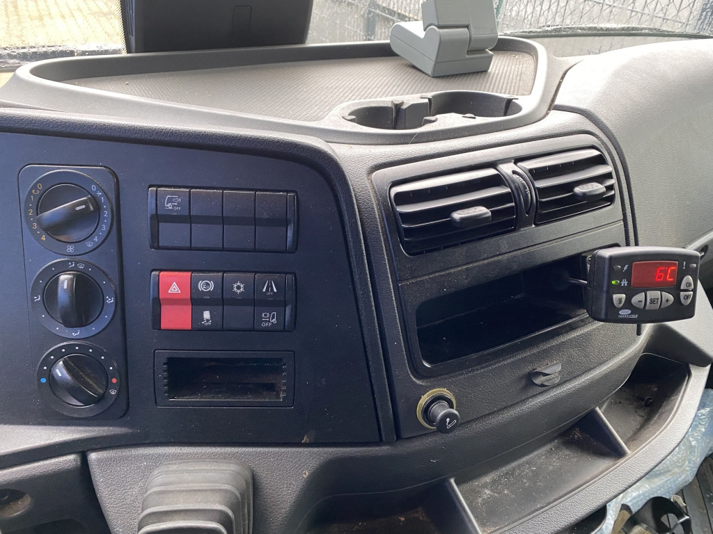 Refrigerator truck Mercedes-Benz 1523 L Atego / Dhollandia LBW