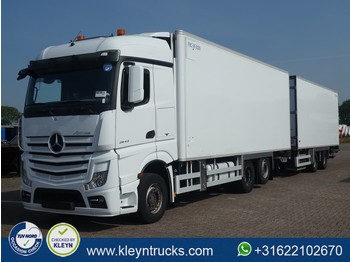 Refrigerator truck Mercedes-Benz ACTROS 2643 6x2*4, chereau