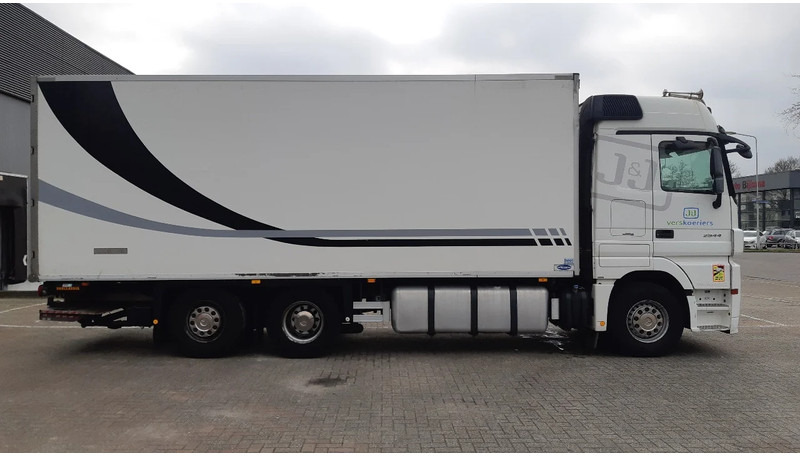 Refrigerator truck Mercedes-Benz Actros 2544 Megaspace 6x2 Thermo King