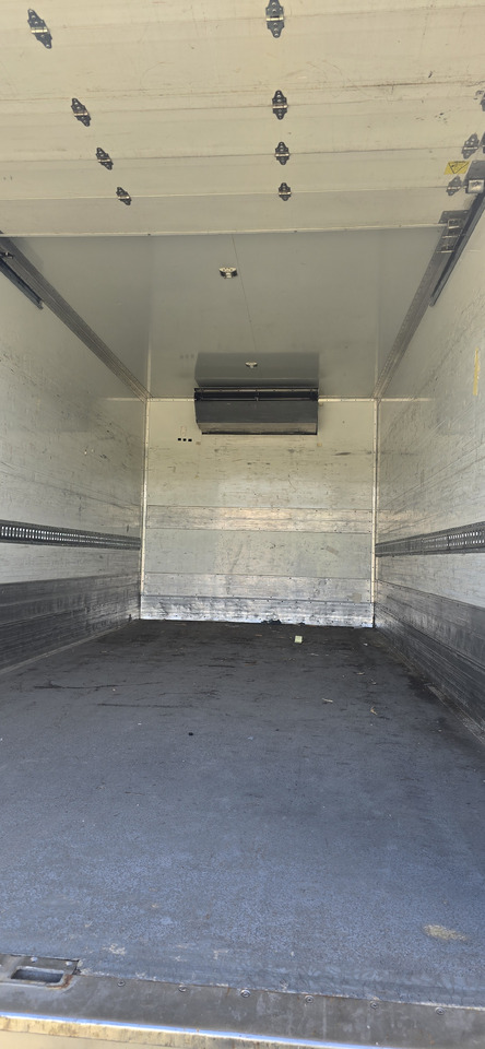 Refrigerator truck RENAULT