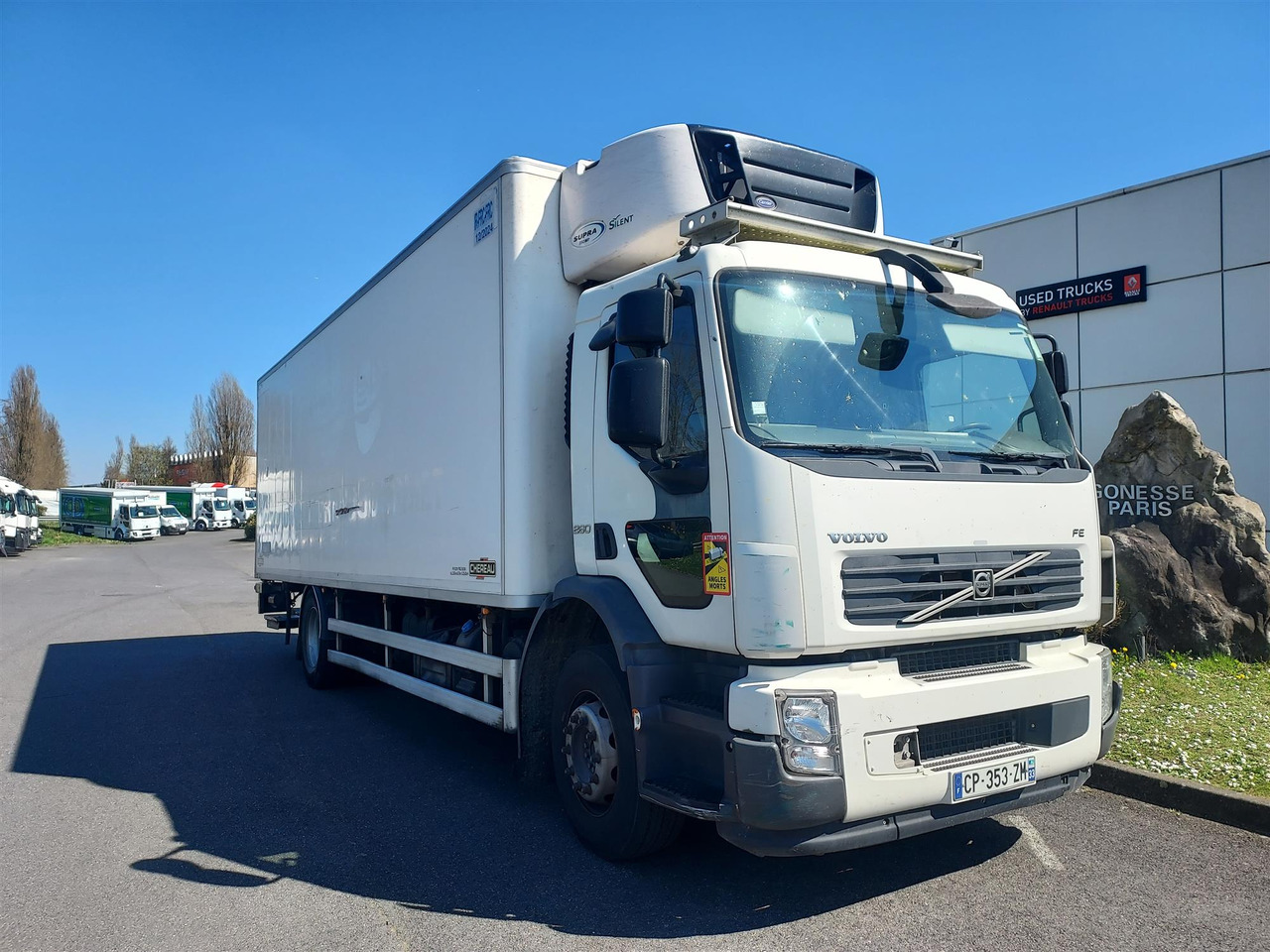 Refrigerator truck RENAULT FE 260