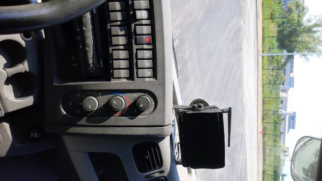 Refrigerator truck RENAULT PORTEUR FRIGO D