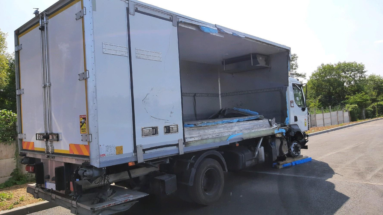 Refrigerator truck RENAULT PORTEUR FRIGO D