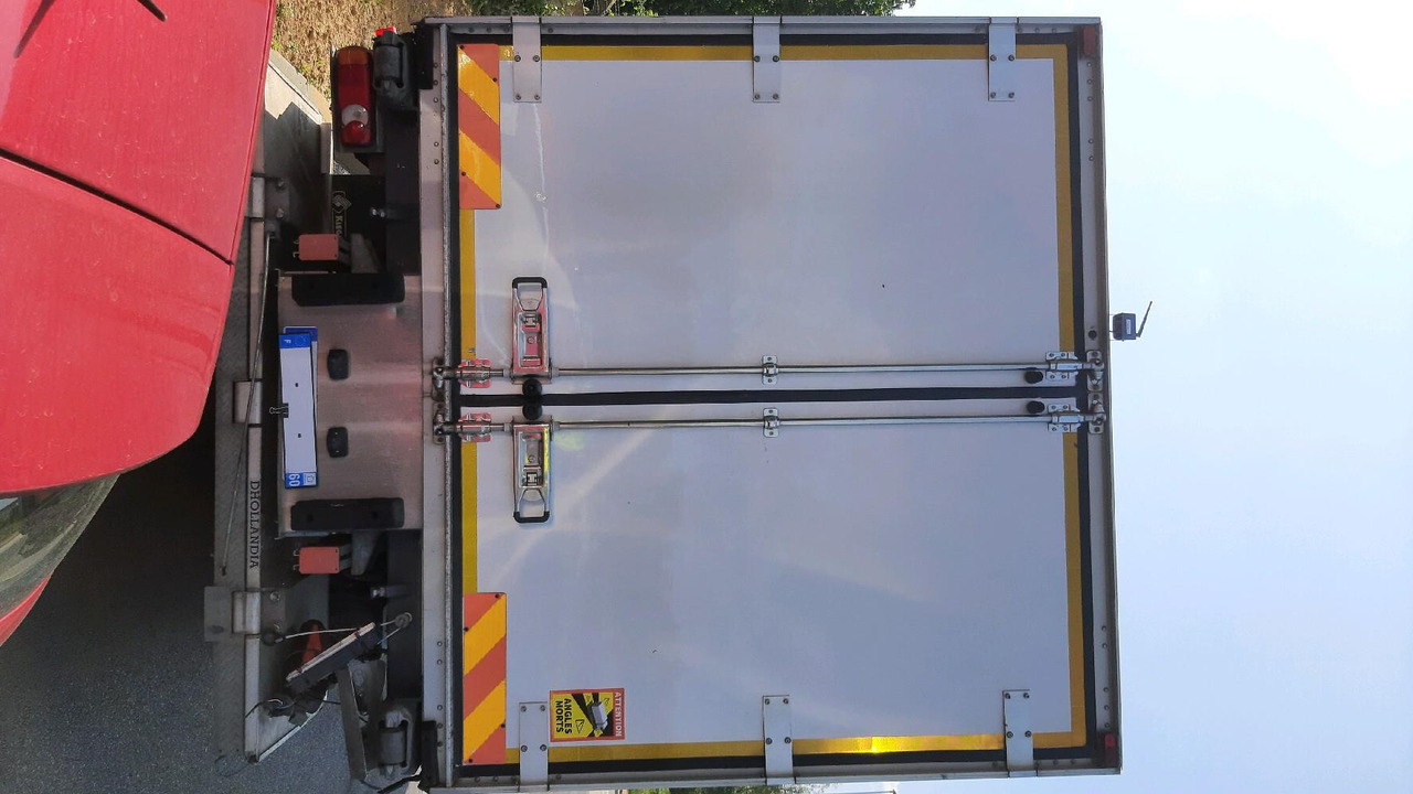 Refrigerator truck RENAULT PORTEUR FRIGO D