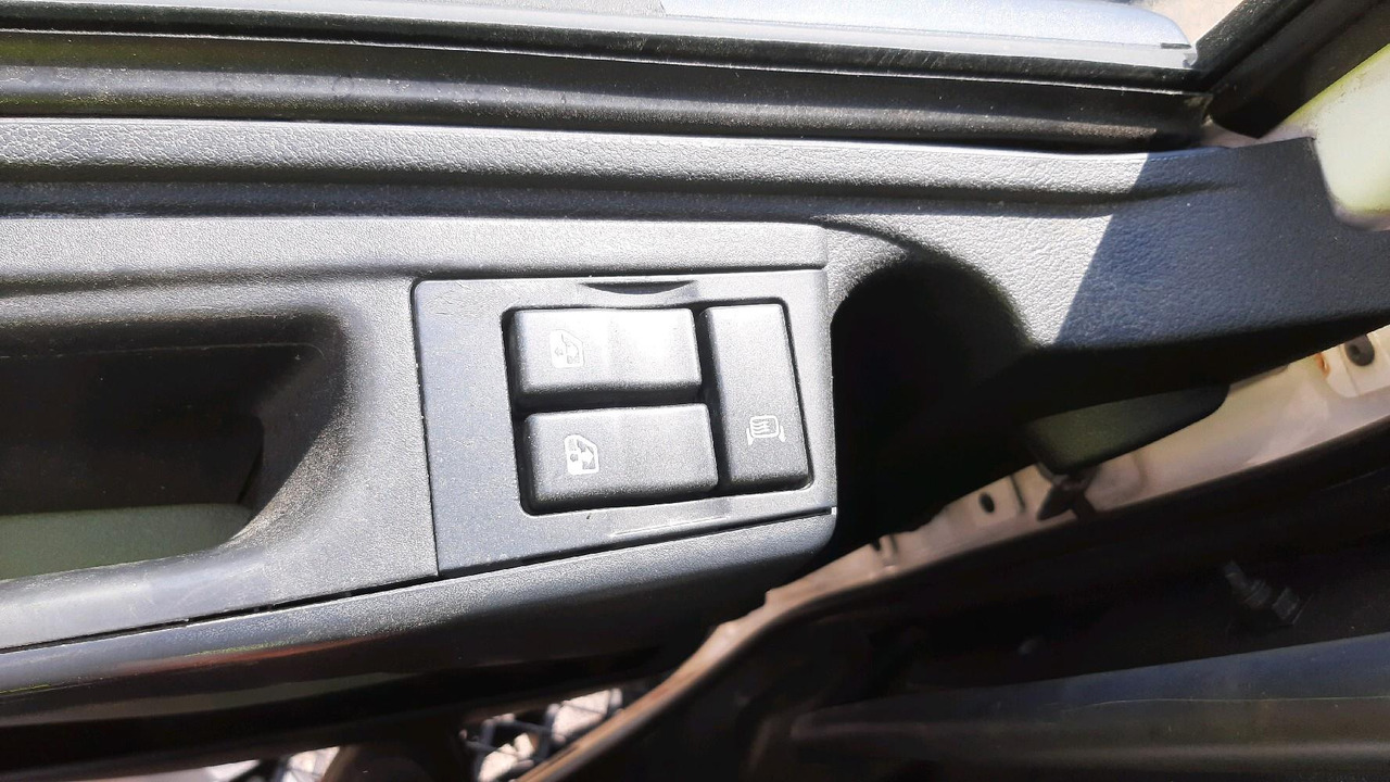 Refrigerator truck RENAULT PORTEUR FRIGO D