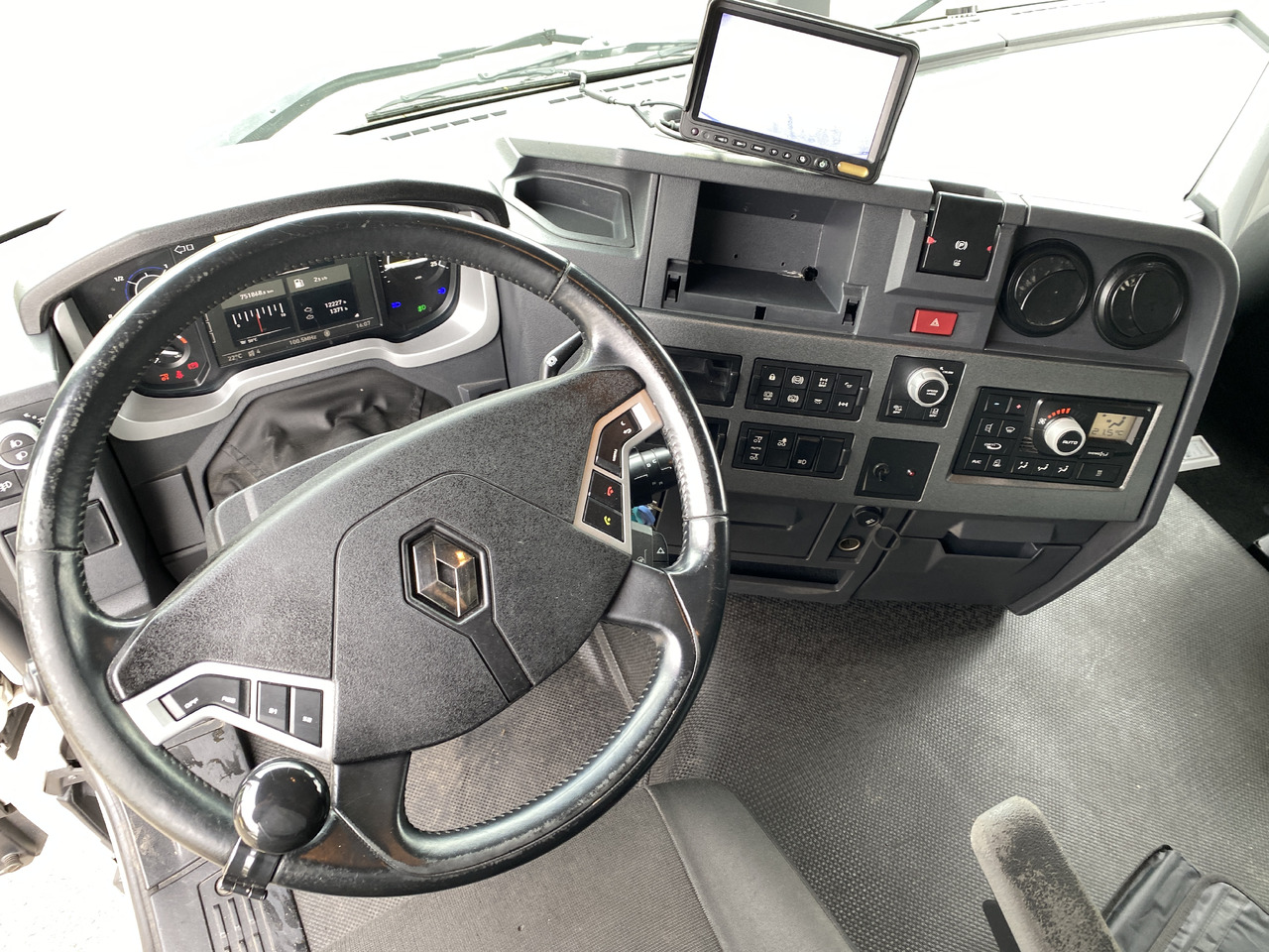 Refrigerator truck RENAULT T