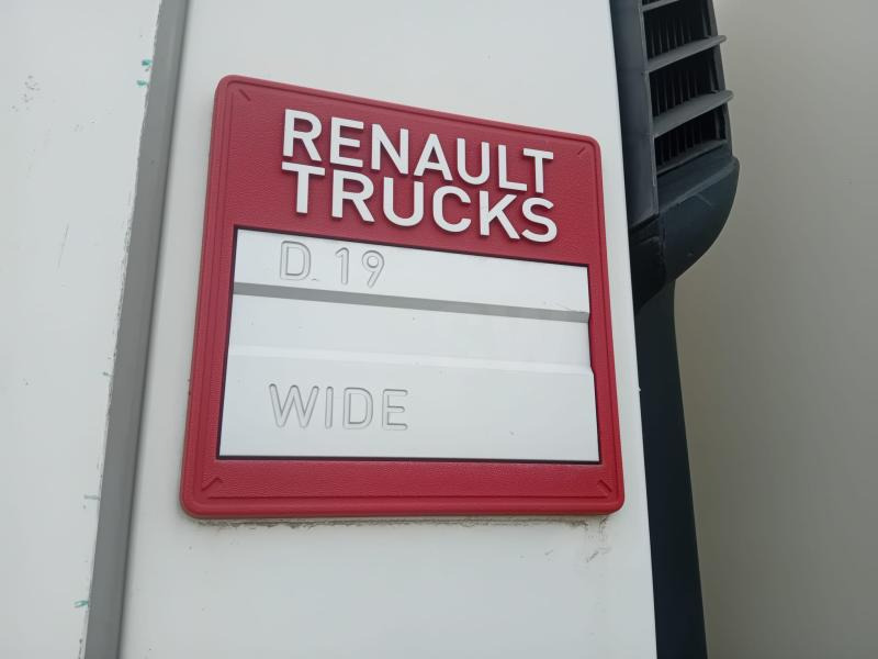 Refrigerator truck Renault D-Series 280