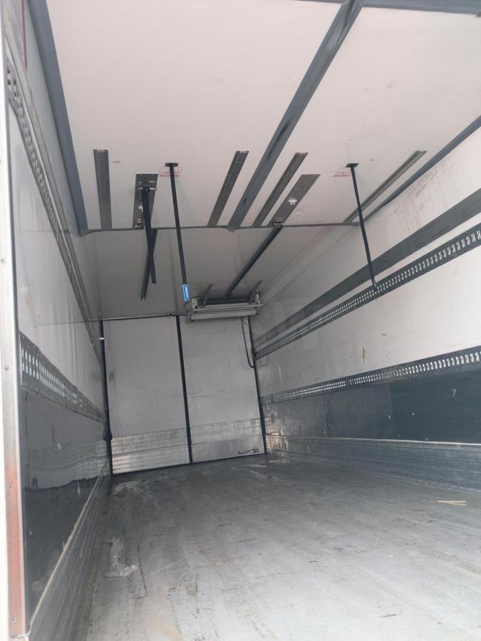 Refrigerator truck Renault D-Series Wide 320