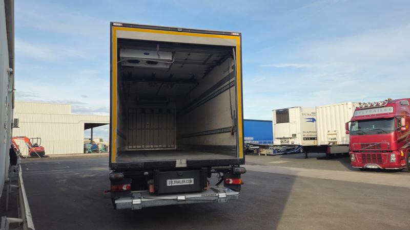Refrigerator truck Renault D WIDE