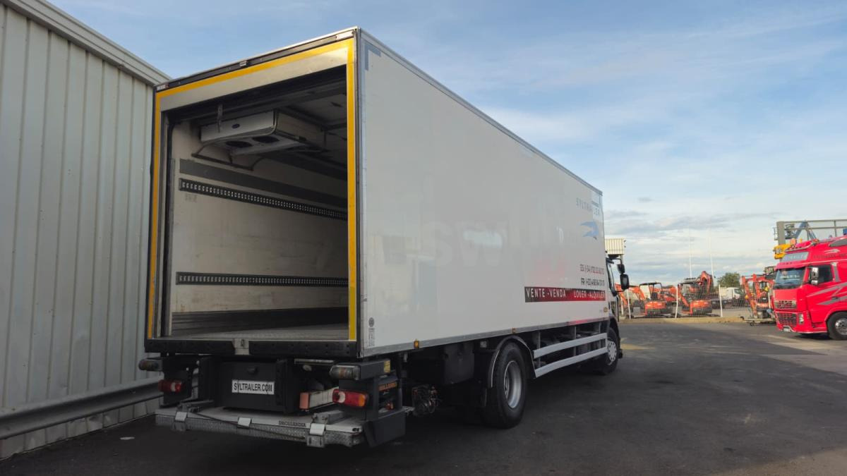 Refrigerator truck Renault D WIDE