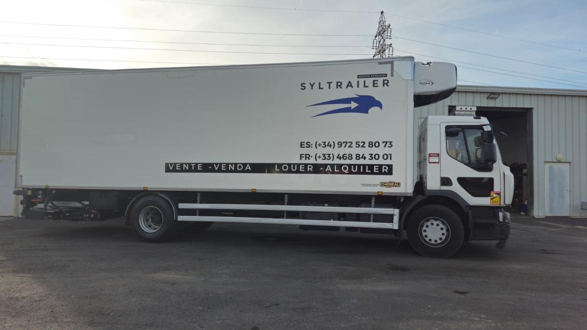 Refrigerator truck Renault D WIDE