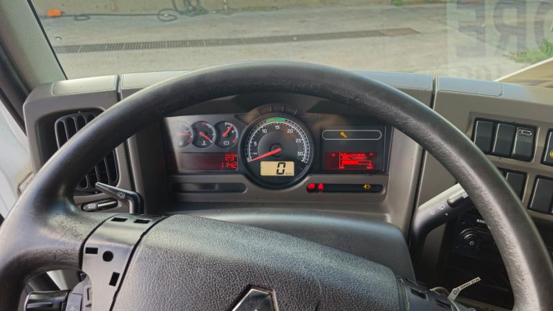 Refrigerator truck Renault Premium 270 DXI