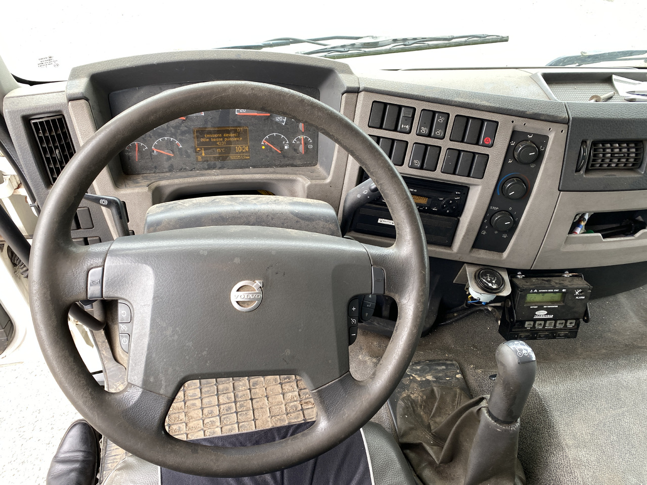 Refrigerator truck VOLVO FL 280