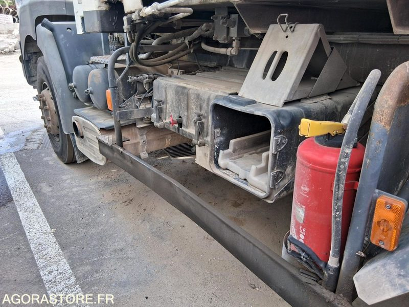 Truck Renault Kerax multi benne à chaine
