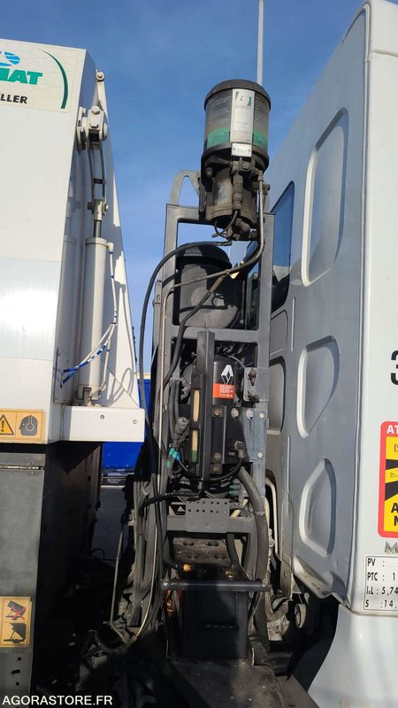 Truck Renault Midlum 200 - 2012 - 149256kms - CH200MM