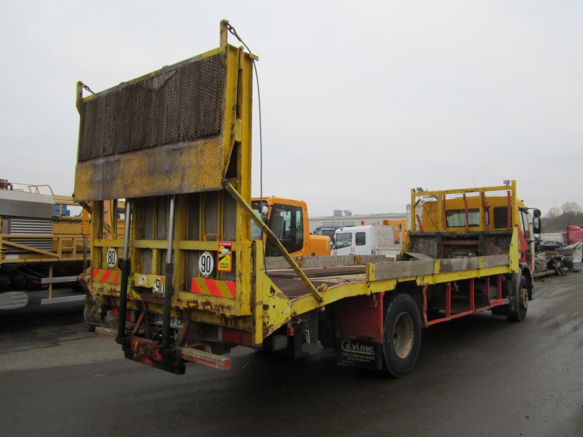 Autotransporter truck for transportation of heavy machinery Renault Premium: picture 4