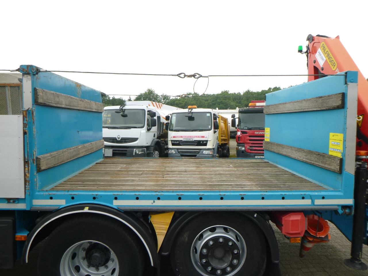 Dropside/ Flatbed truck, Crane truck Renault Premium 340 dxi 6x2 + Palfinger PK 13.501K + rotator: picture 9