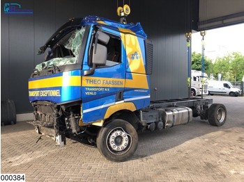Cab chassis truck Renault T 480 EURO 6, Damaged truck: picture 1