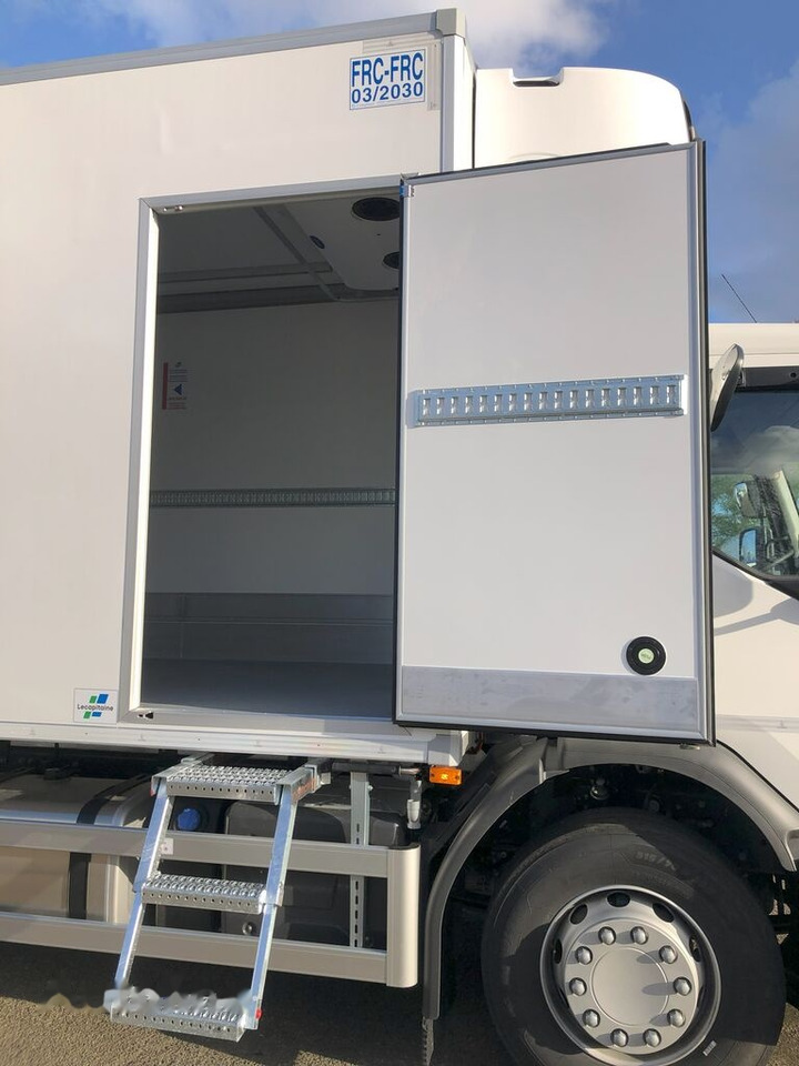 New Refrigerator truck Renault d19 frigo: picture 9