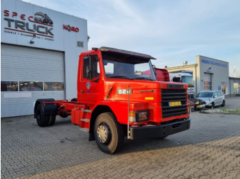 Cab chassis truck SCANIA 82