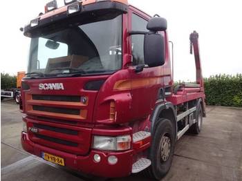 Skip loader truck Scania P 380 4X2: picture 1
