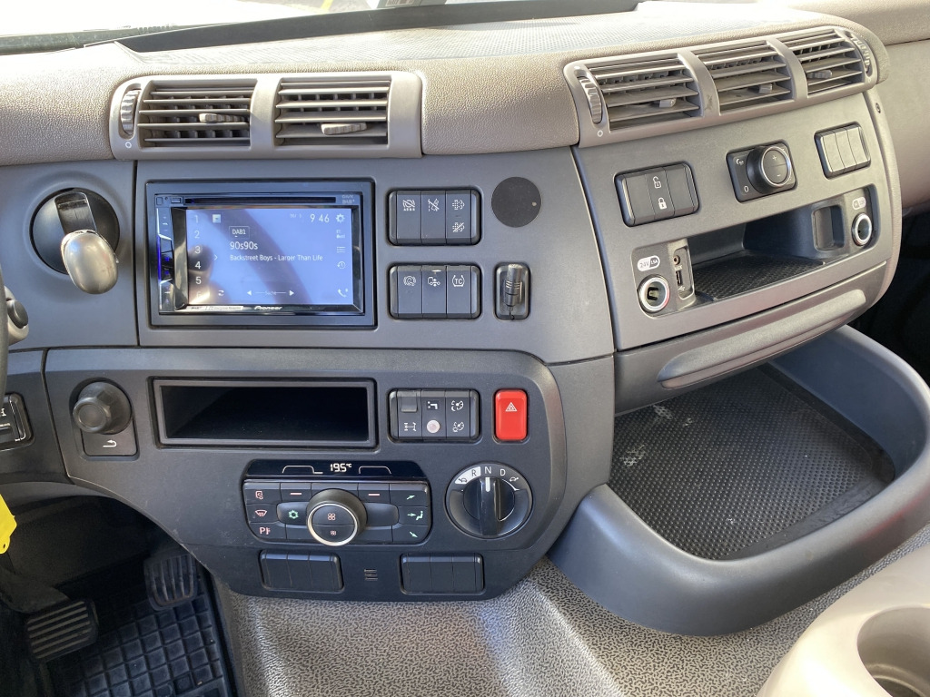 Skip loader truck DAF CF 450