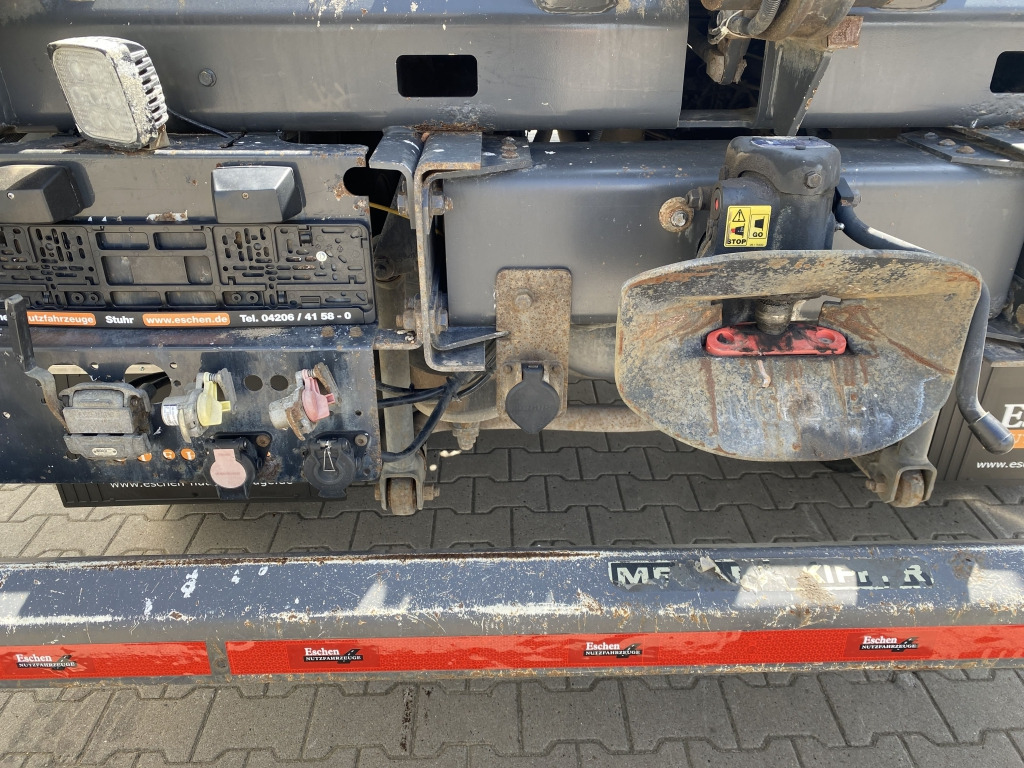 Skip loader truck DAF CF 85.360