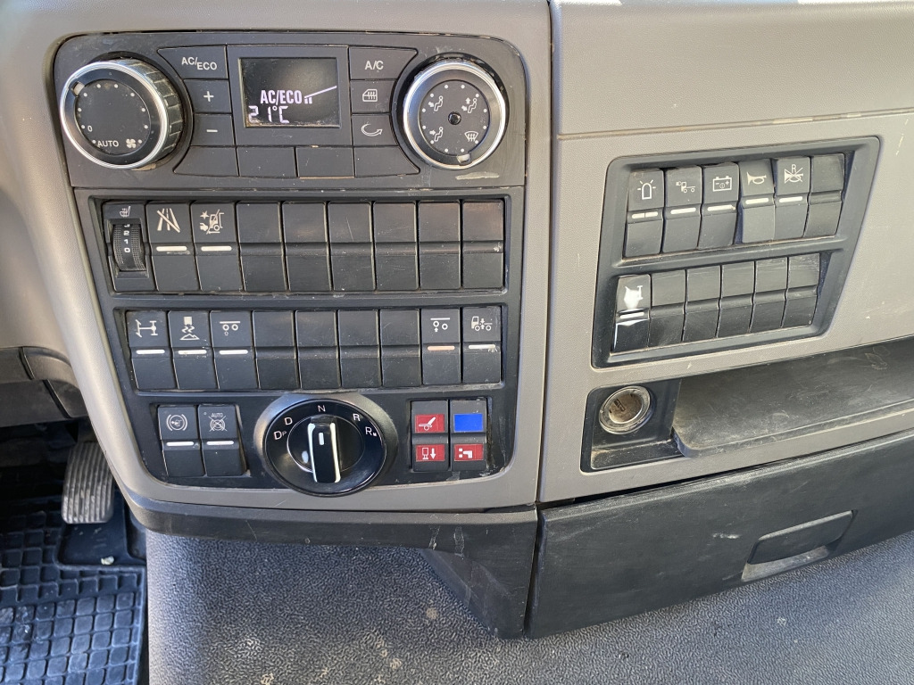 Skip loader truck MAN TGS 26.430 6x2/4 BL