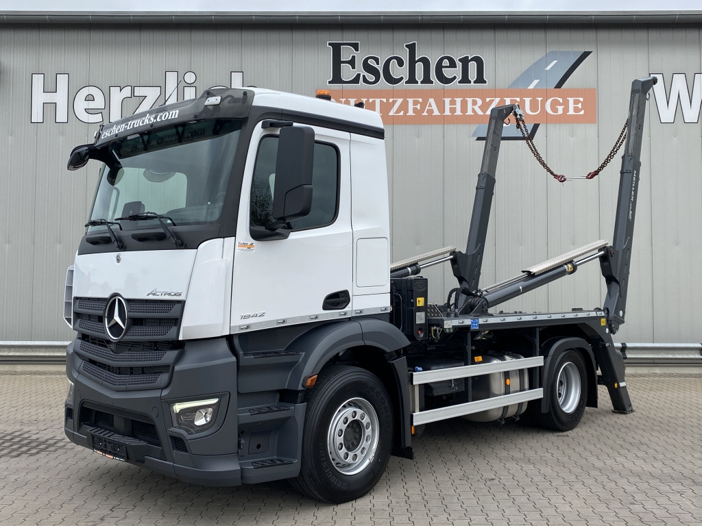 Skip loader truck Mercedes-Benz 1842 L Actros