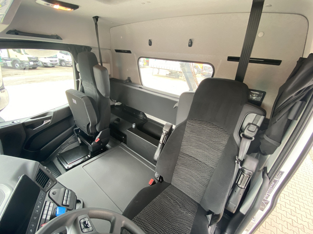 Skip loader truck Mercedes-Benz 1842 L Actros